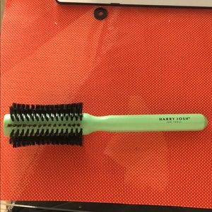 Harry Josh Brush